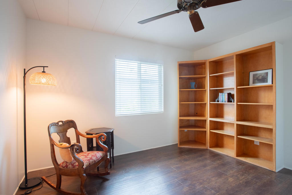 Desert Sands Mobile - Manufactured In Park