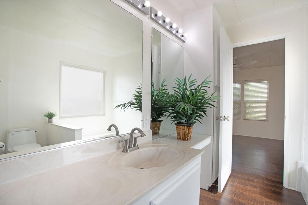 Desert Sands Mobile - Manufactured In Park