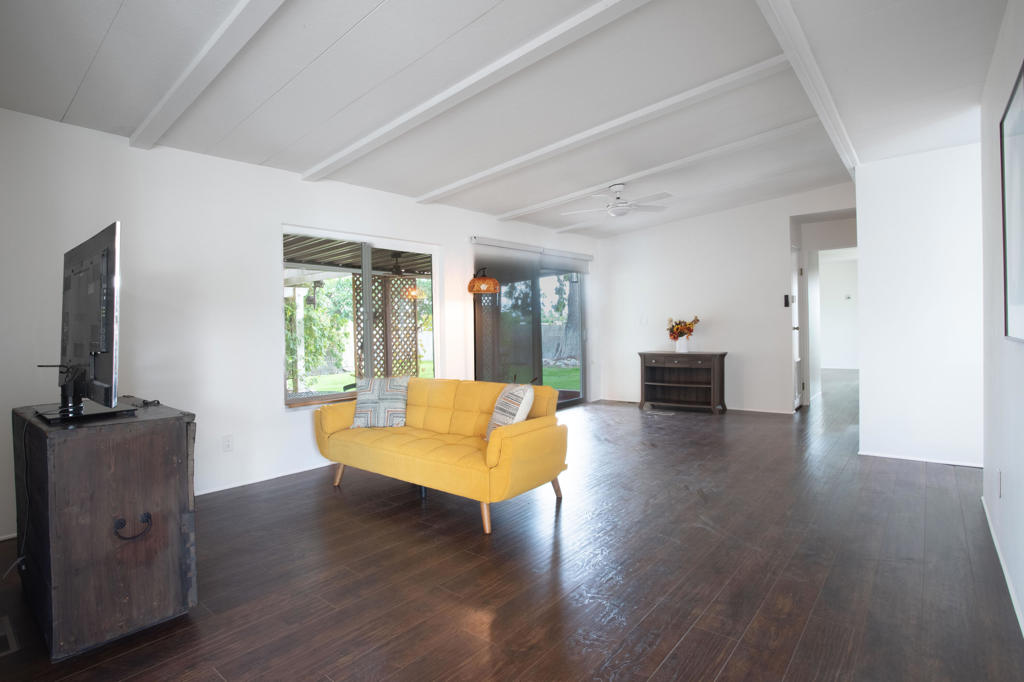 Desert Sands Mobile - Manufactured In Park