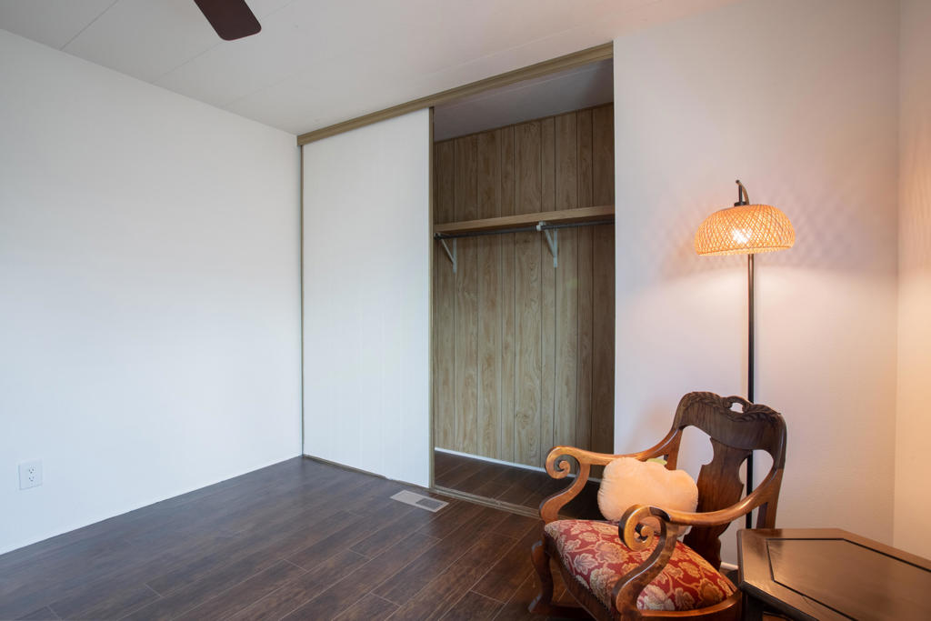 Desert Sands Mobile - Manufactured In Park