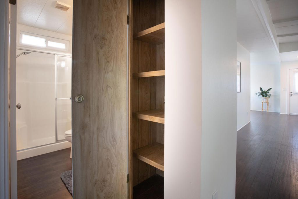 Desert Sands Mobile - Manufactured In Park