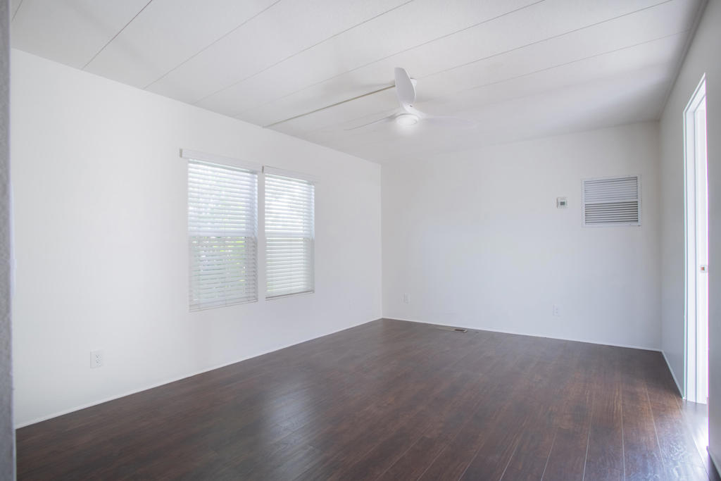 Desert Sands Mobile - Manufactured In Park