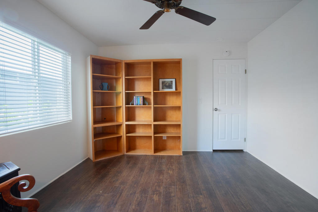 Desert Sands Mobile - Manufactured In Park