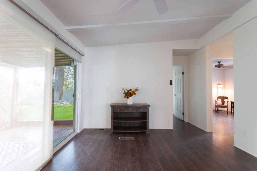 Desert Sands Mobile - Manufactured In Park