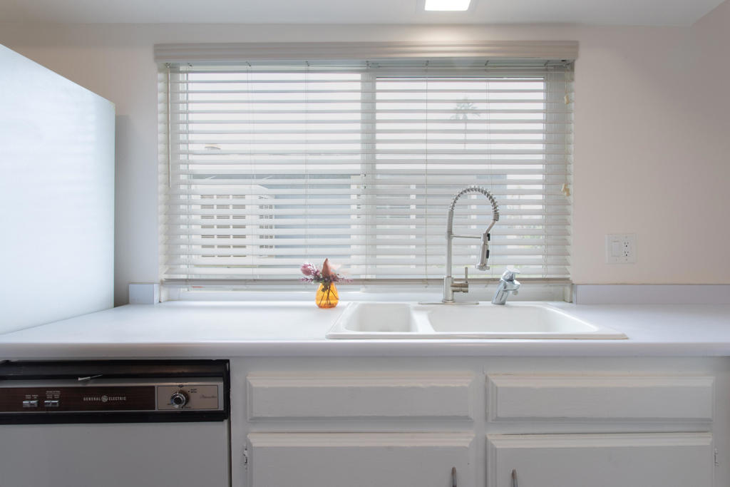 Desert Sands Mobile - Manufactured In Park