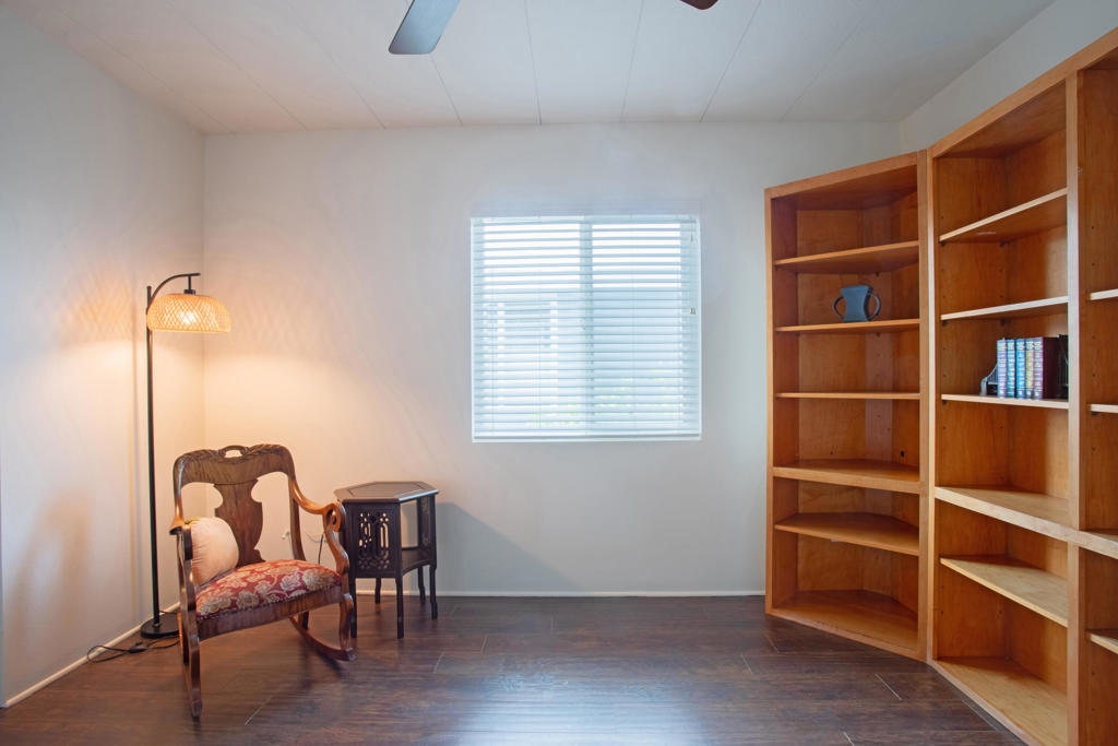 Desert Sands Mobile - Manufactured In Park