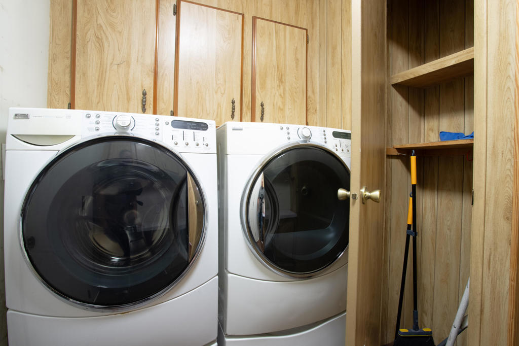 Desert Sands Mobile - Manufactured In Park