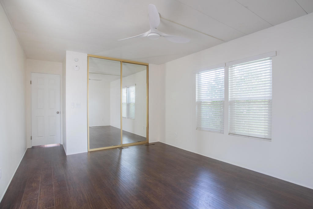 Desert Sands Mobile - Manufactured In Park