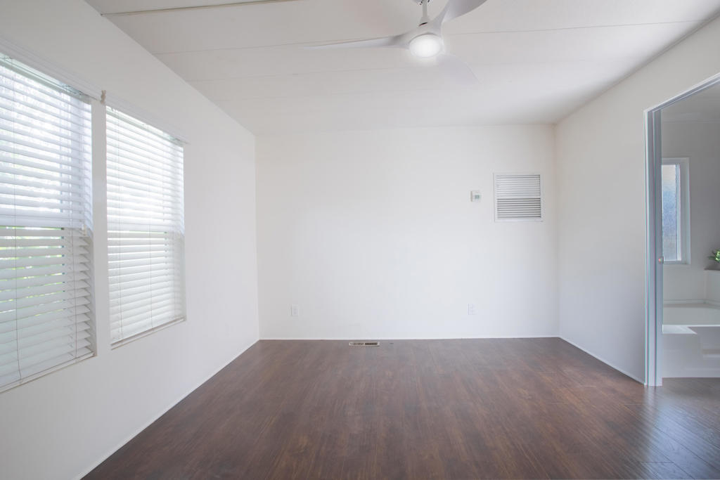 Desert Sands Mobile - Manufactured In Park