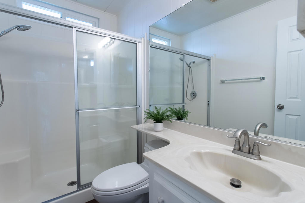 Desert Sands Mobile - Manufactured In Park