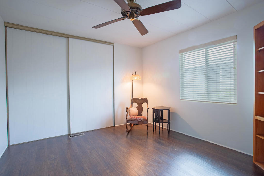 Desert Sands Mobile - Manufactured In Park