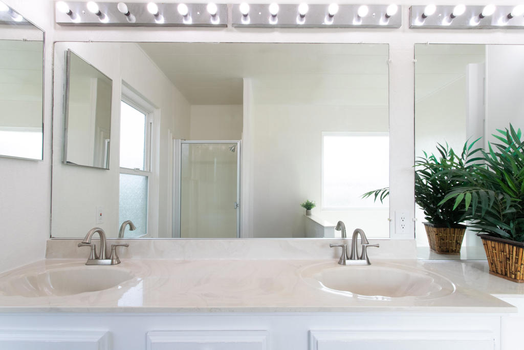 Desert Sands Mobile - Manufactured In Park