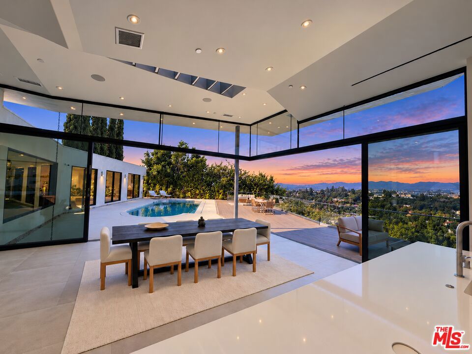 11411 Dona Teresa Drive, Los Angeles CA 91604