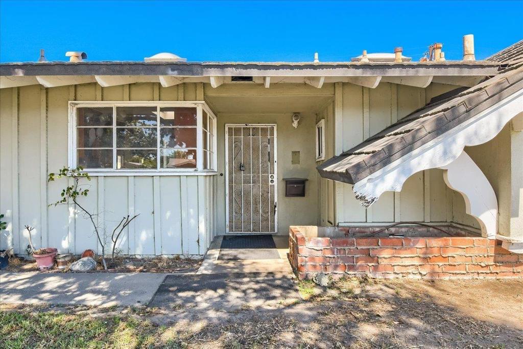 1809 W. Harriet Lane