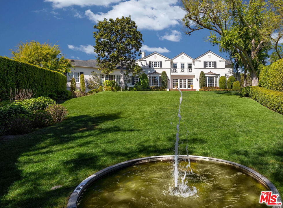 111 N Mapleton Drive