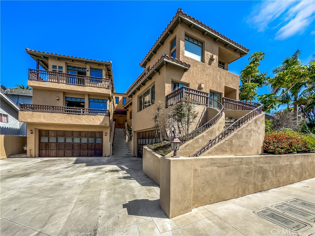 121 Loma Lane