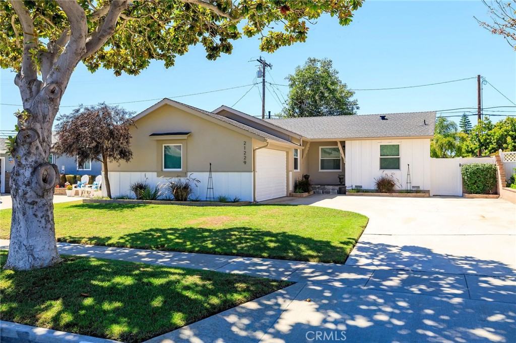 Welcome to 21229 Ocean Avenue in the highly desirable area of Southwood. This charming 4-bedroom, 2-bathroom home offers 1,263 square feet of cozy living space on a spacious 6,301 square foot lot. Recently updated with fresh paint inside and out, this home is ready for you to move in and make it your own. The backyard is a perfect retreat for relaxation or entertaining, providing a great space to enjoy the outdoors.