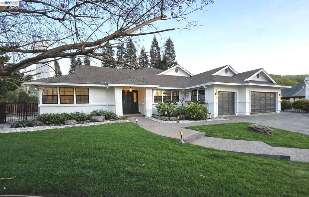 Photo of 2737 2737 Harland Ct Ct, Walnut Creek, CA 94598 (MLS # 41125855)