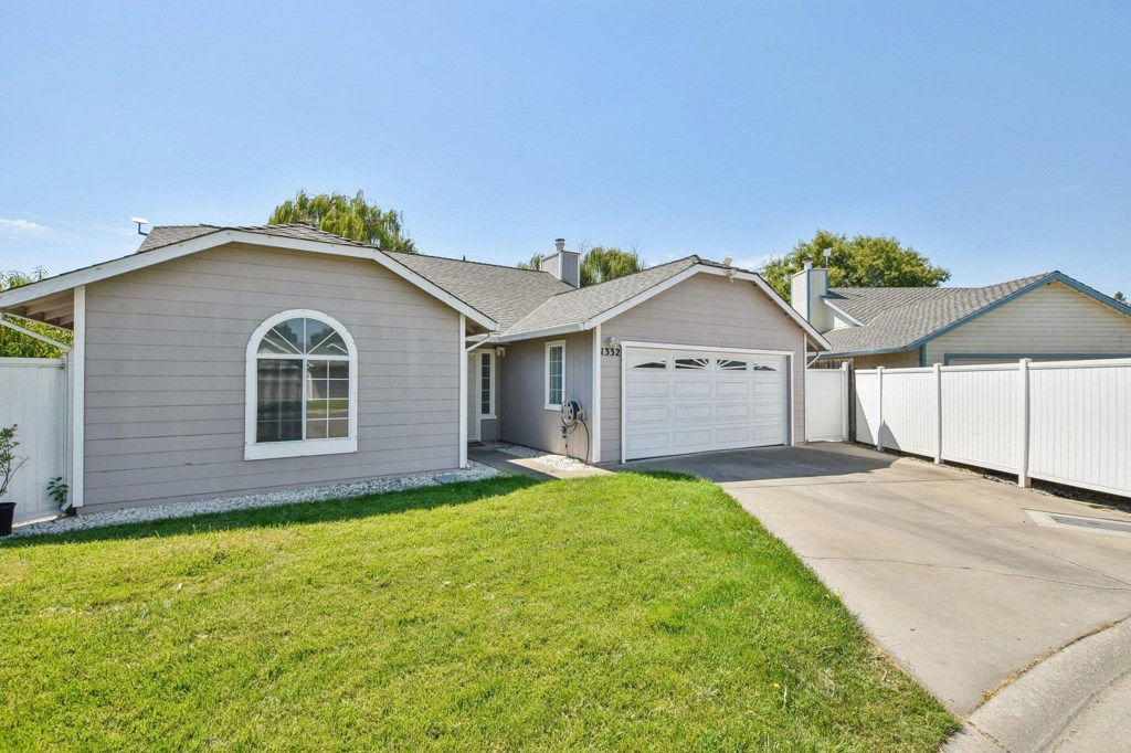 1332 1332 Corodon St