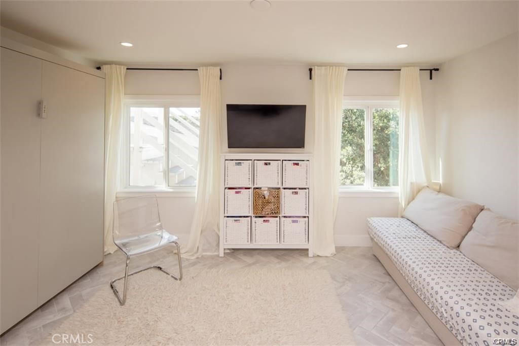 Laguna Royale (LAR) - Residential Lease