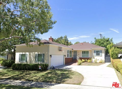 Photo of 1945 Livonia Avenue, Los Angeles, CA 90034 (MLS # 26842509)