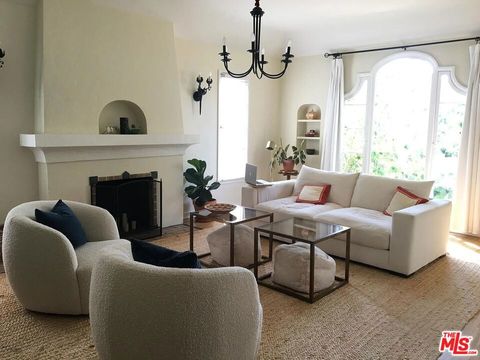 Tiny photo for 1122 S Hayworth Avenue, Los Angeles, CA 90035 (MLS # 25626599)