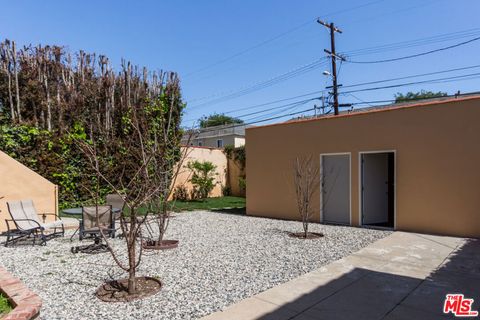 Tiny photo for 1122 S Hayworth Avenue, Los Angeles, CA 90035 (MLS # 25626599)