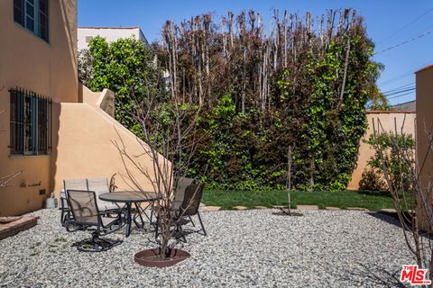 Tiny photo for 1122 S Hayworth Avenue, Los Angeles, CA 90035 (MLS # 25626599)