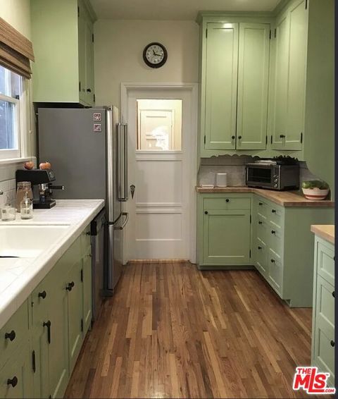 Tiny photo for 1122 S Hayworth Avenue, Los Angeles, CA 90035 (MLS # 25626599)