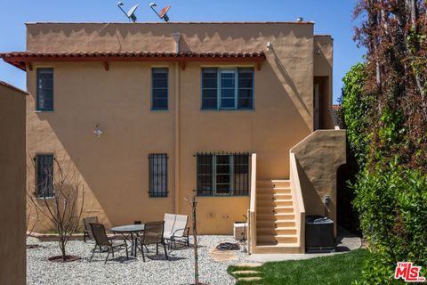 Tiny photo for 1122 S Hayworth Avenue, Los Angeles, CA 90035 (MLS # 25626599)