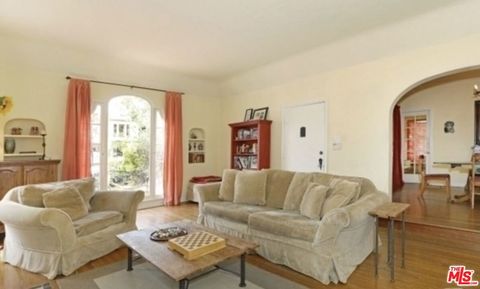 Tiny photo for 1122 S Hayworth Avenue, Los Angeles, CA 90035 (MLS # 25626599)