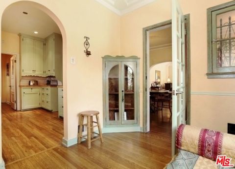 Tiny photo for 1122 S Hayworth Avenue, Los Angeles, CA 90035 (MLS # 25626599)