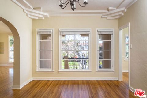 Tiny photo for 1122 S Hayworth Avenue, Los Angeles, CA 90035 (MLS # 25626599)