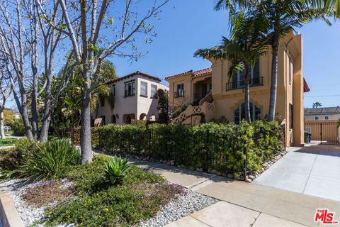 Tiny photo for 1122 S Hayworth Avenue, Los Angeles, CA 90035 (MLS # 25626599)