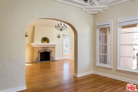 Tiny photo for 1122 S Hayworth Avenue, Los Angeles, CA 90035 (MLS # 25626599)