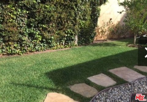 Tiny photo for 1122 S Hayworth Avenue, Los Angeles, CA 90035 (MLS # 25626599)