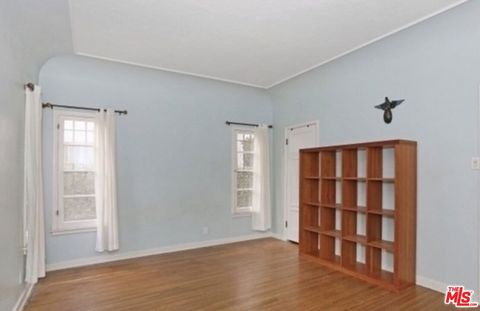 Tiny photo for 1122 S Hayworth Avenue, Los Angeles, CA 90035 (MLS # 25626599)