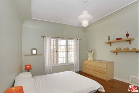 Tiny photo for 1122 S Hayworth Avenue, Los Angeles, CA 90035 (MLS # 25626599)