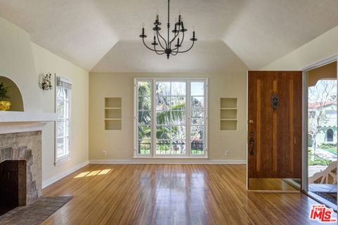 Tiny photo for 1122 S Hayworth Avenue, Los Angeles, CA 90035 (MLS # 25626599)