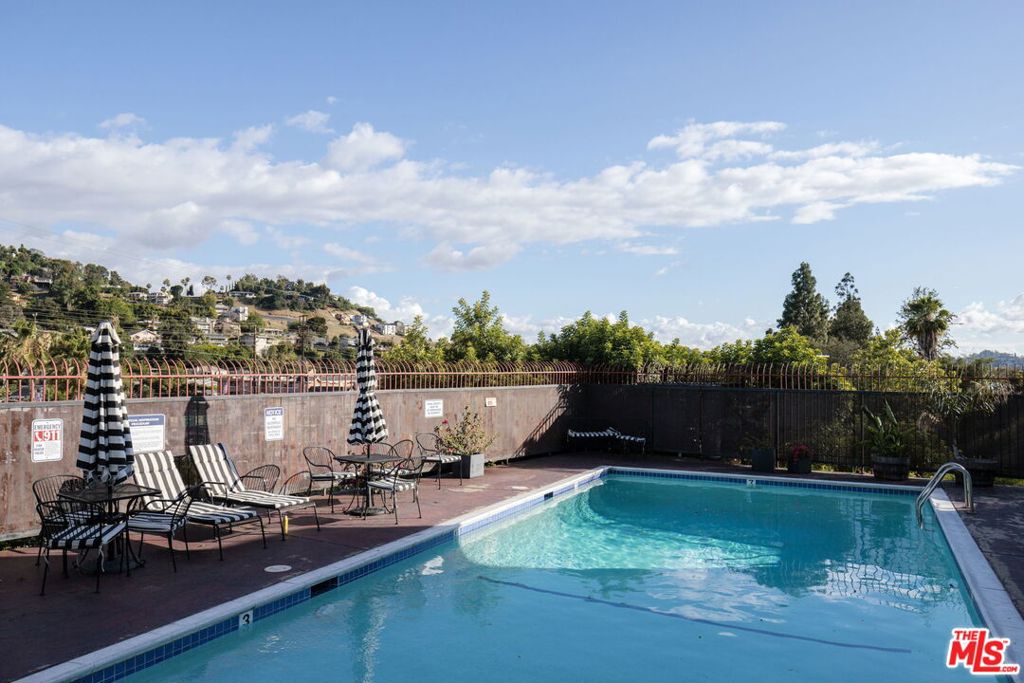 3030 Valle Vista Drive 27, Los Angeles CA 90065