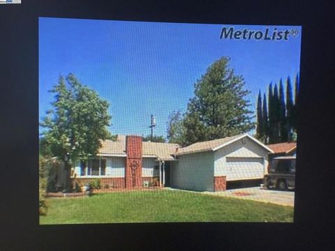 239 E 20th Tracy CA 95376