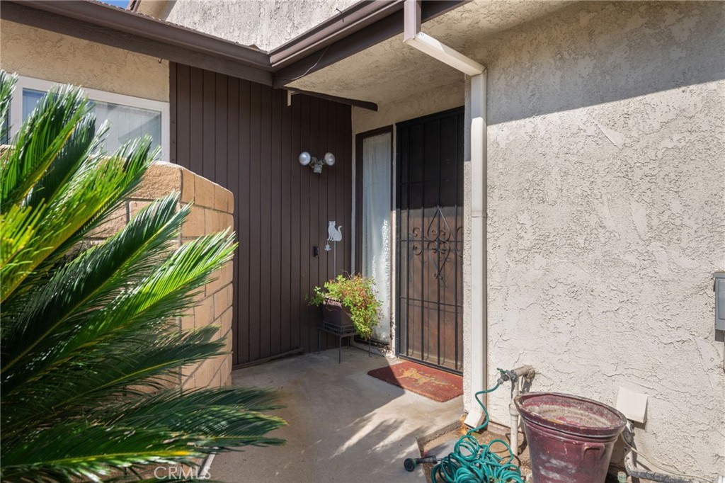 2112 Hawthorne Court