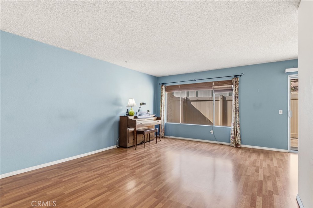 2112 Hawthorne Court