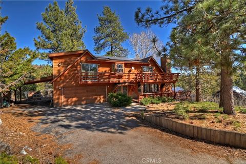Photo of 1035 Fawnskin Drive, Fawnskin, CA 92333 (MLS # IG26060838)