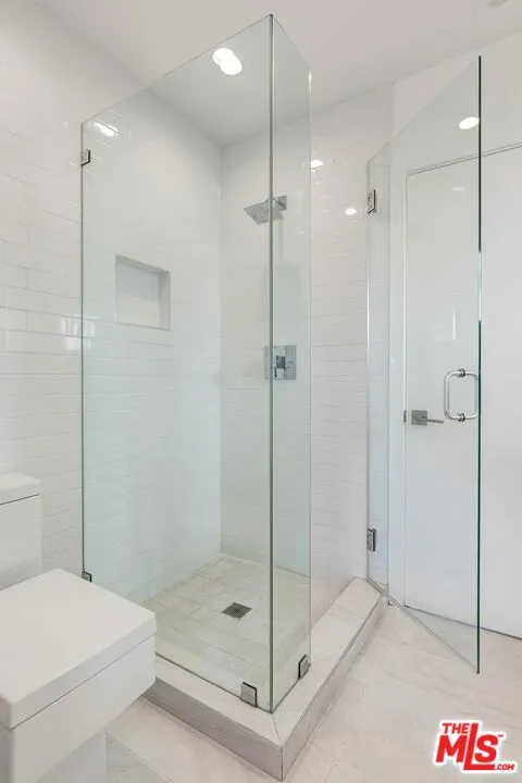 Venice, California 90291, United States, 1 Bedroom Bedrooms, ,1 BathroomBathrooms,Residential,Active,101945