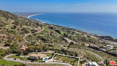 Photo of 4417 Vista Del Preseas, Malibu, CA 90265 (MLS # 26840277)