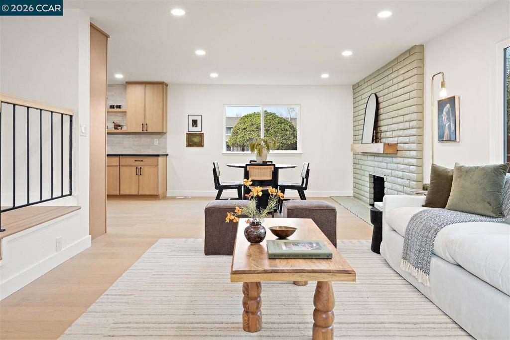 125 Larkwood Circle