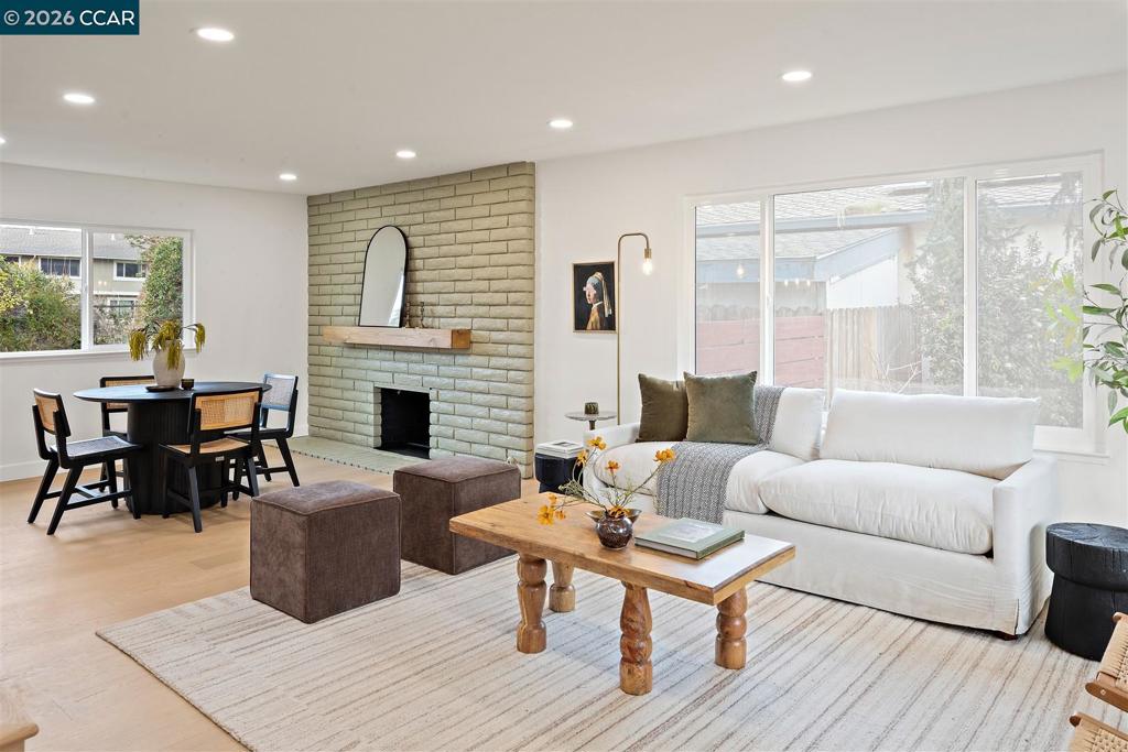 125 Larkwood Circle