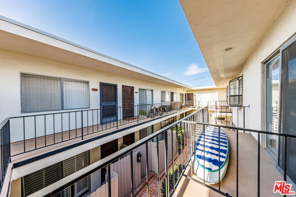 1522 S Centinela Avenue 210