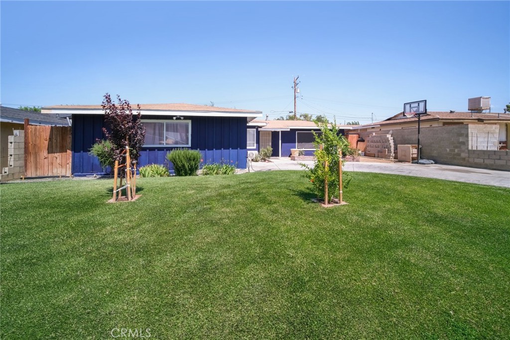 43926 3rd Street E